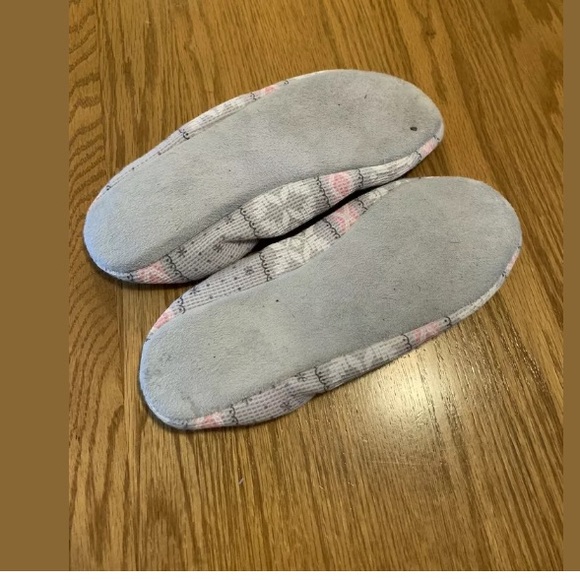 Victoria’s Secret ballet slippers small - Picture 2 of 3